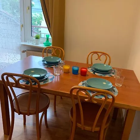 Old Town Apartment's *
