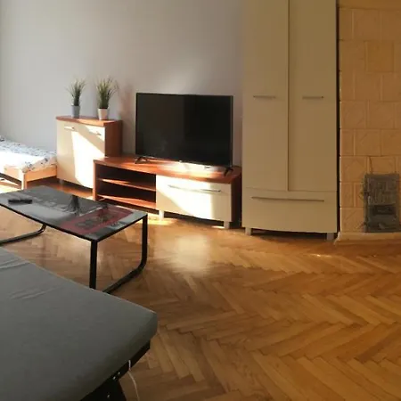 Old Town Apartment's *